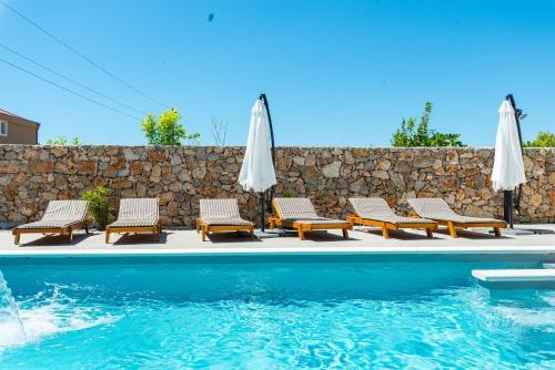 Luxury Villa With Pool,jacuzzi And Sauna/04
