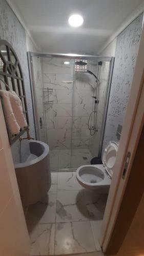 Bed & Breakfast Leon Vip +18