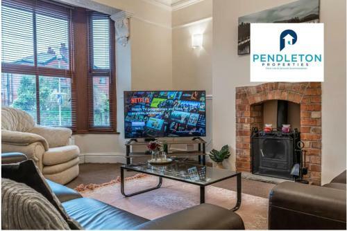 Spacious 4 Bedrooms/3 Bathroom Home In Chorley