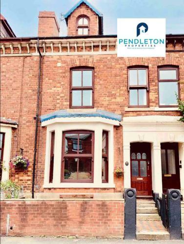 Spacious 4 Bedrooms/3 Bathroom Home In Chorley