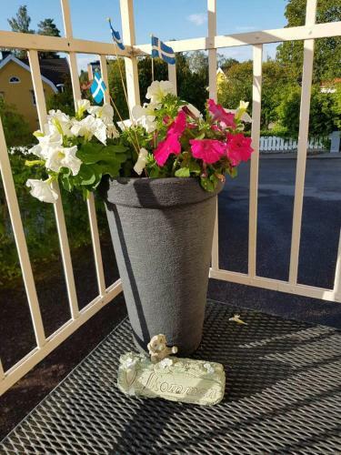 Lovely, Spacious Apartment With Free Parking