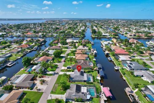 Direct Intercoastal Access W Pool