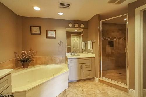 Apartamento Estero Bayside Bldg 1 #205 Condo