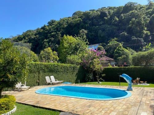 Casa Agrad�vel Com Piscina E Lareira