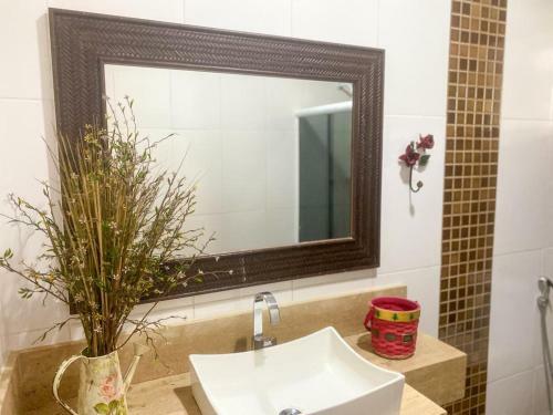 Casa Agrad�vel Com Piscina E Lareira