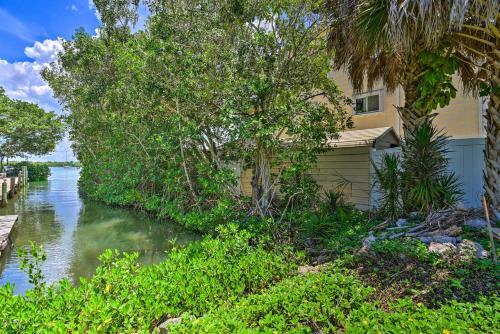 Elegant Venice Home With View - Walk To Beach!