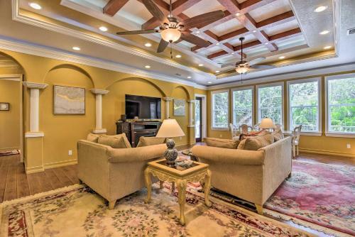Elegant Venice Home With View - Walk To Beach!