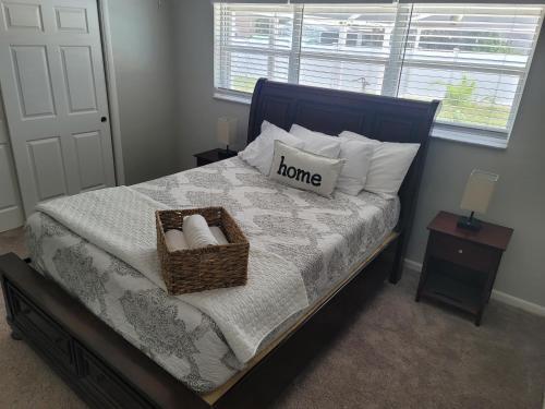 Cozy 3 Bed 2 Bath Pool Home Near Busch Gardens