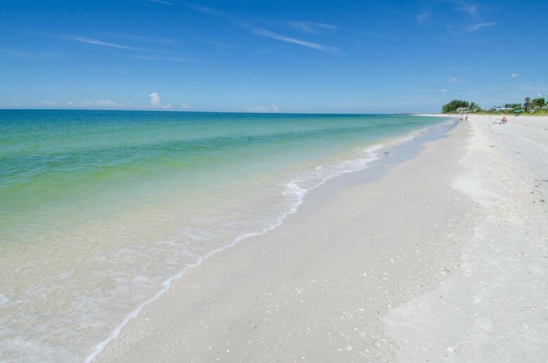 Land's End 408 Building 1 Waterfront Views, Fantastic Amenities!