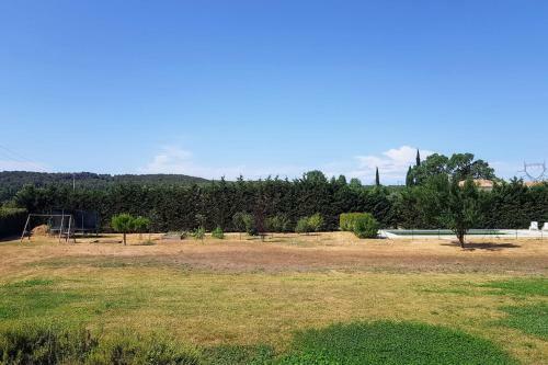 Very Nice House With Large Garden And Pool!