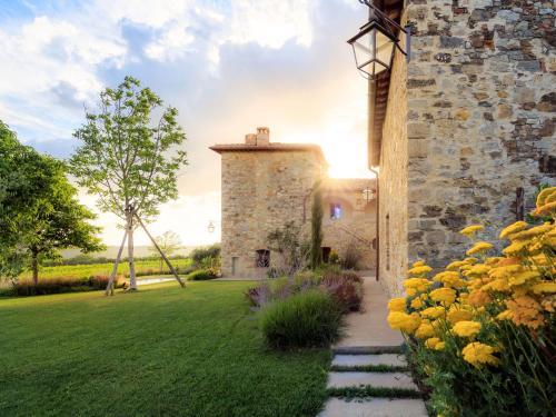 Scenic Villa In Gaiole In Chianti With Pool