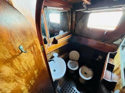 Caliria Wooden Boat