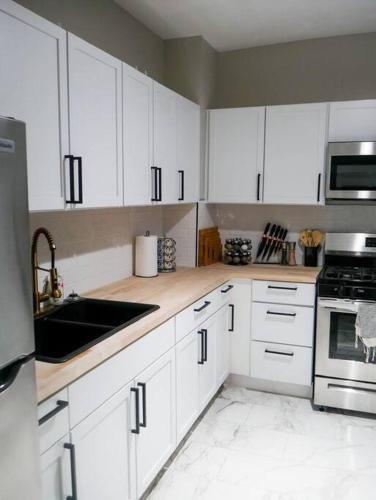 Villa Chic Duplex Close To All Attractions! Pet Friendly