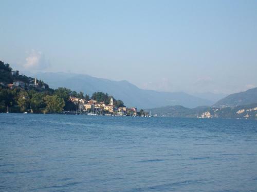 Magnificent Holiday Home In Lesa Near Lake