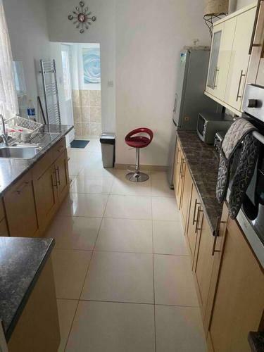 3-bedroom House With On Road Parking