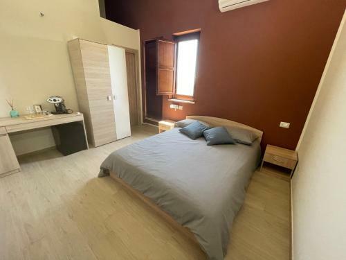 Hostal Crival Club & More