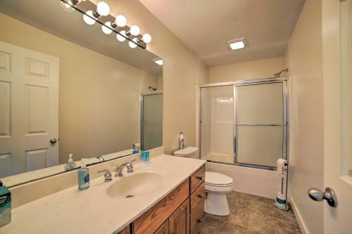Spacious Grass Lake Getaway Near Boat Launch!