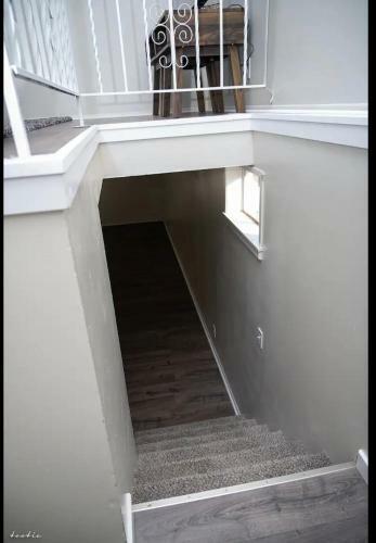 Entire Newly 3-bedroom Remodeled Home. Spacious