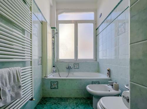Apartamento Grande Appartamento In Zona Tranquilla