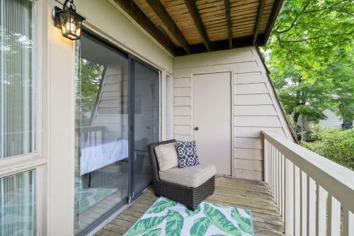 2br 2ba Stylish Condo Mountain Views Skiing