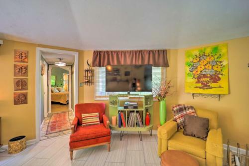 Bright Banner Elk House With Fireplace And Deck!