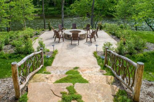 Mountain River Cottage