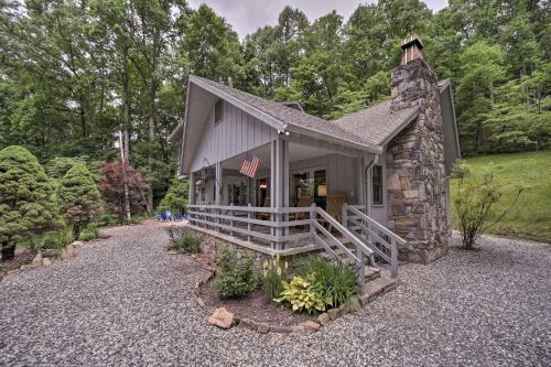 Gorgeous Home With Fireplace Less Than 6 Mi To Downtown