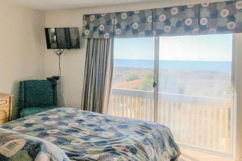 Big Beach Retreat & Ocean West Escape