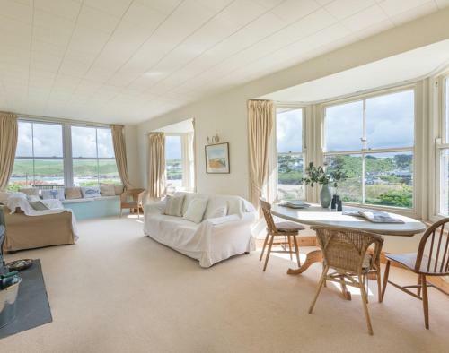 Pentire View 3
