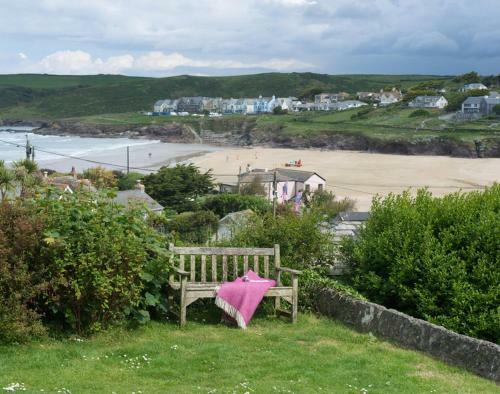 Pentire View 3