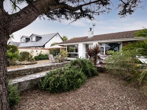 Longhouse Bungalow