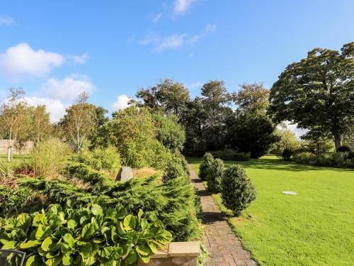 Clynnog House