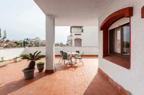 Apartamento Con Gran Terraza En Empuriabrava