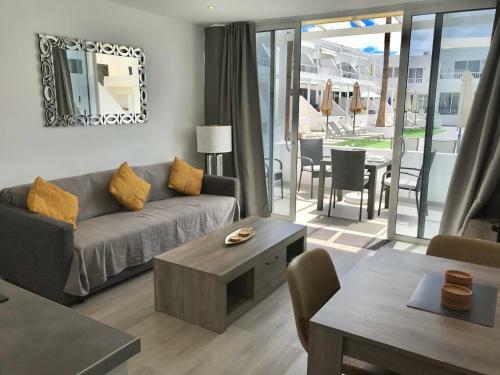 Apartamento Pool Side 2 Bed Apt 15b With Air Con