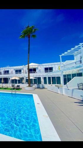 Apartamento Pool Side 2 Bed Apt 15b With Air Con