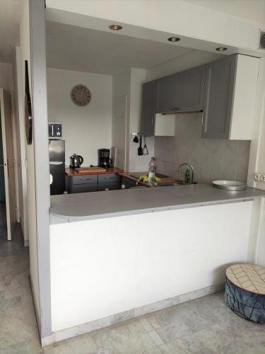 Apartamento Studio Id�alement Plac� Avec Parking Priv�e