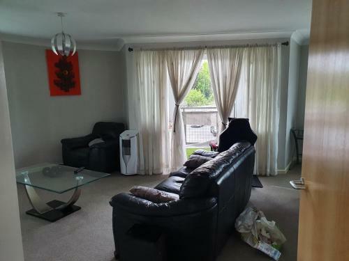 Nice Cozy 2-bed Apartment With Everything To Yourself