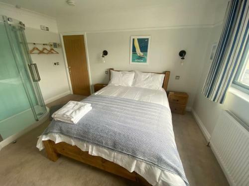 Villa Luxury Beachfront House, Sleeps 12, Free Parking, Devon