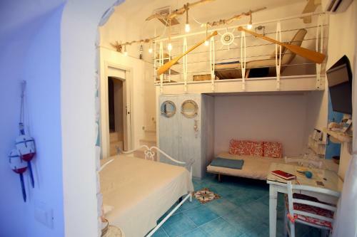 Piazzetta Petrone Apartments + Parking