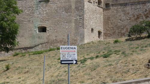 Piazzetta Petrone Apartments + Parking