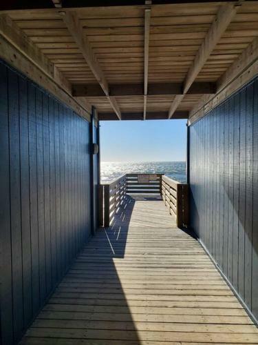 Steps To The Ocean 179