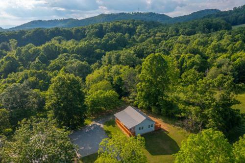 Newly Remodeled Luxury Cottage With Mountain Views
