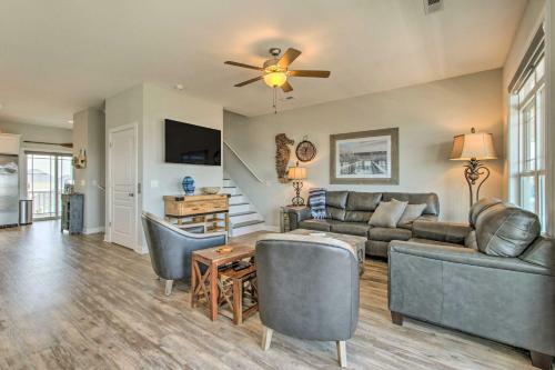 Surf City Escape With 6 Decks Steps From Beach