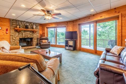 Cedar Cliff Cabin