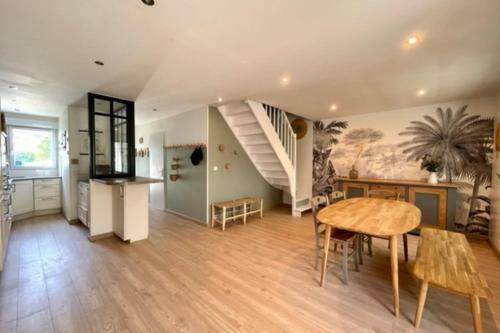 Sublime House With Garden In La Rochelle!