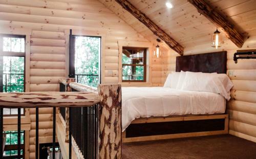 Skyview Treehouse B By Amish Country Lodging