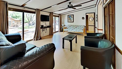 Put In Bay Island Club Unit 17