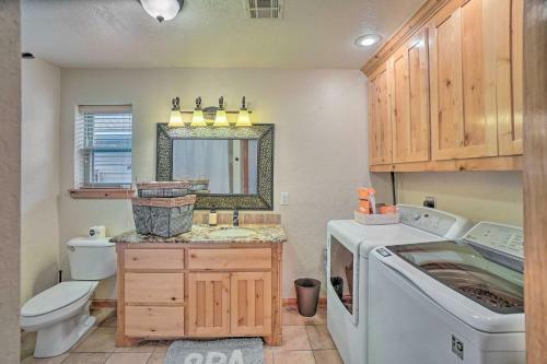 Sky Kabin With Game Room, Half Mi To Downtown!