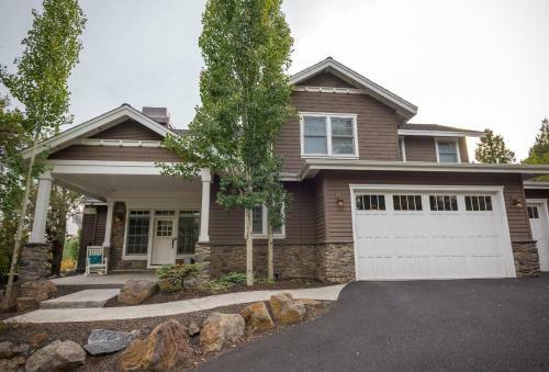 Awbrey Views