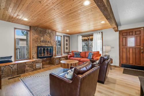 Otter River Lodge